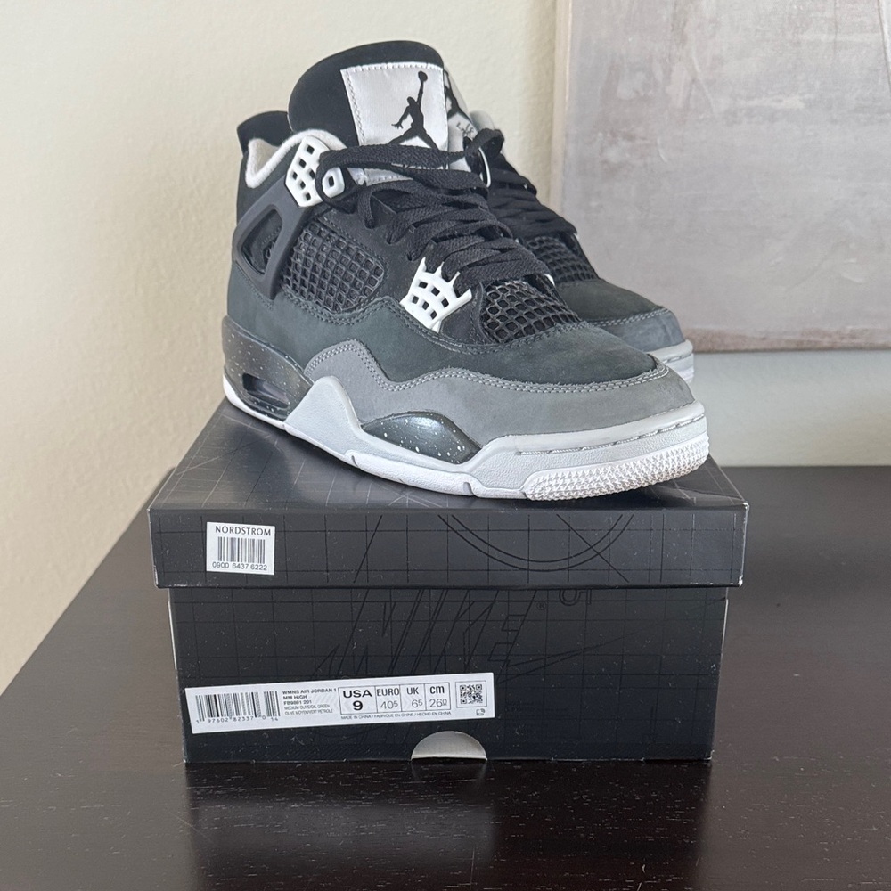 Jordan Men's Black and Gray Sneakers